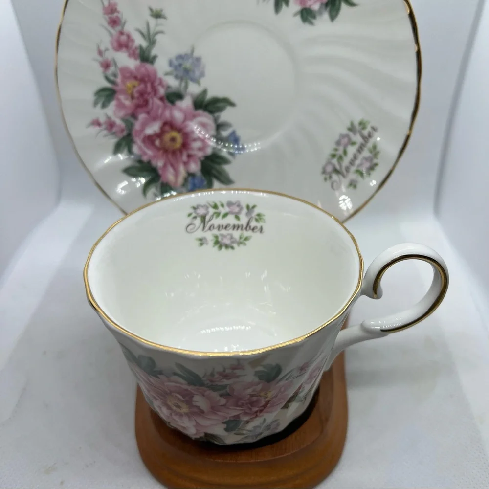 November Tea Cup Crown Victorian Fine Bone China Staffordshire England VTG